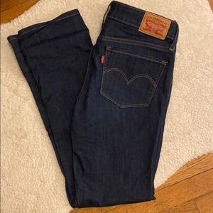 Dark wash Levi’s (712 SLIM)